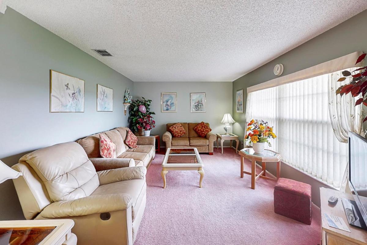 Colin and Cherryl's Indian Ridge Vacation Home - Housity