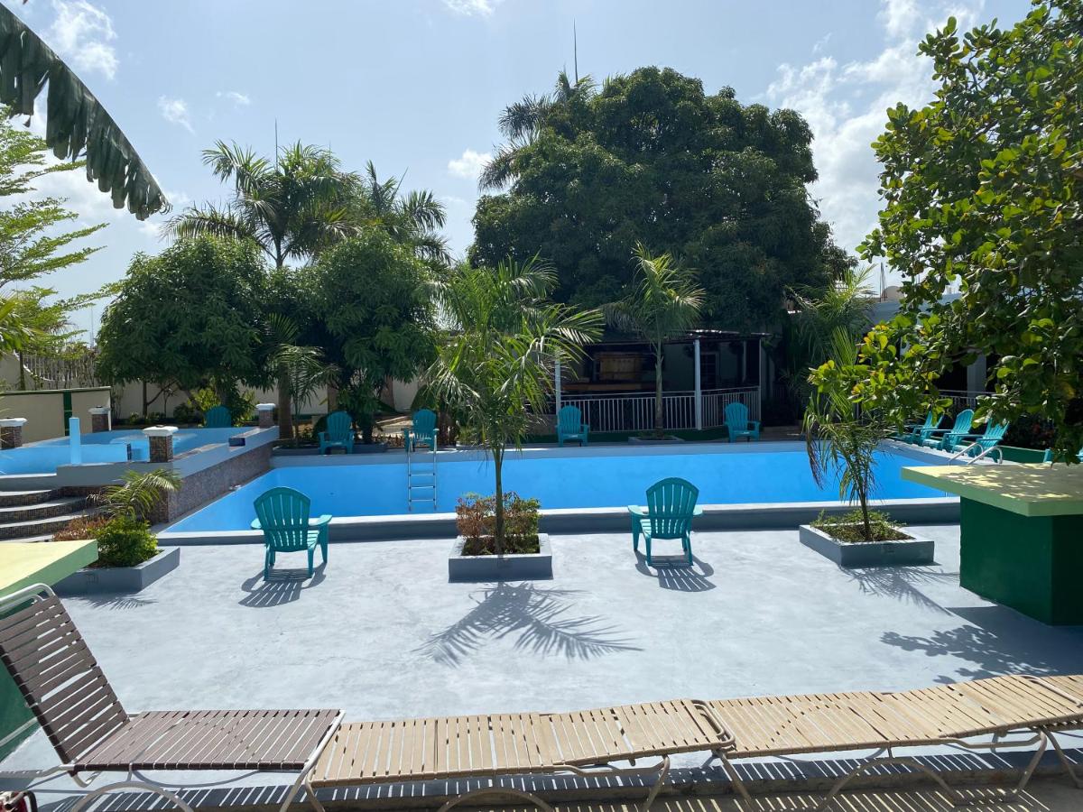 Suitetrails - Mountain View Hotel and Bar Restaurant