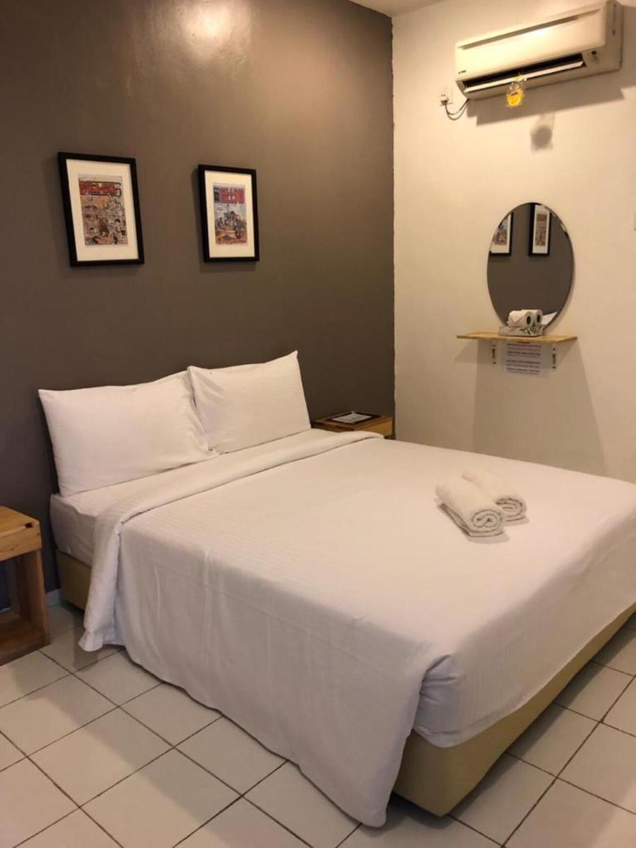 1108 Hotel Sungkai - Housity