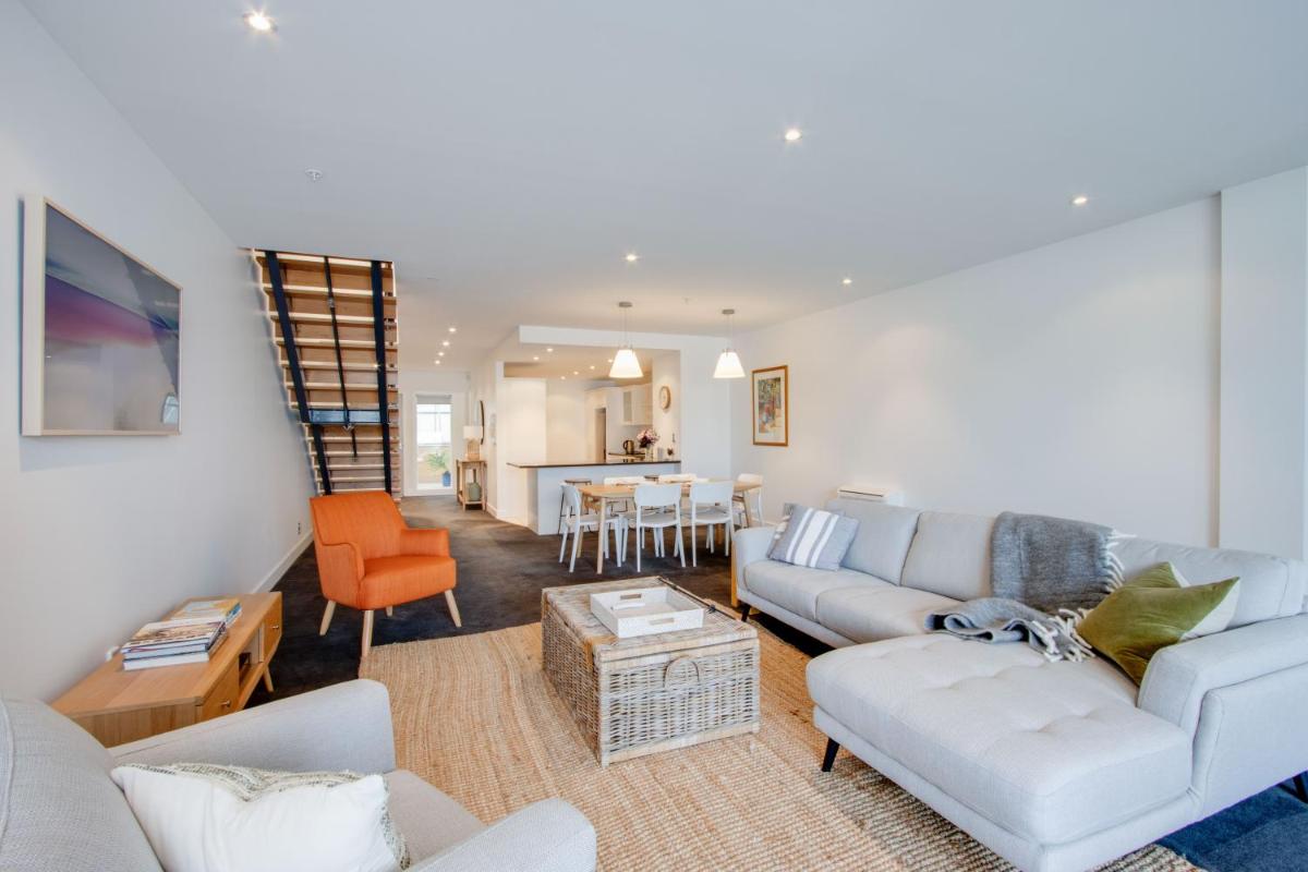 Ahuriri Luxury Apartment - Ahuriri Holiday Home - Housity