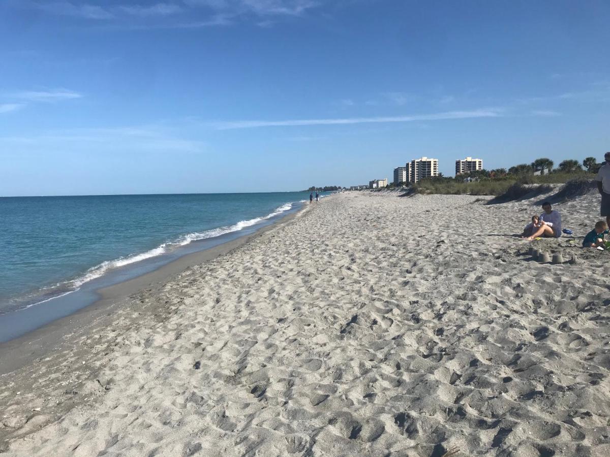 Beachfront Venice Casa de Villa - Housity