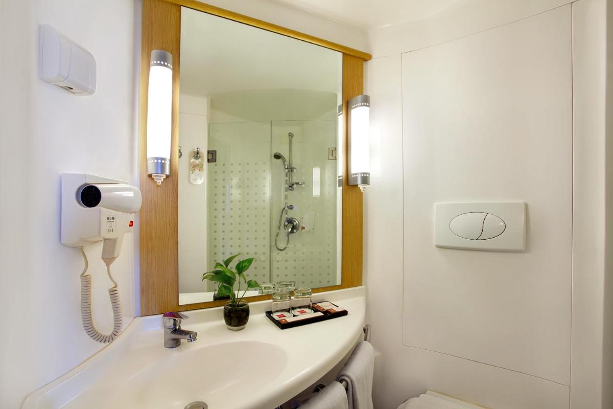 Ibis Surabaya City Center - Hizvo