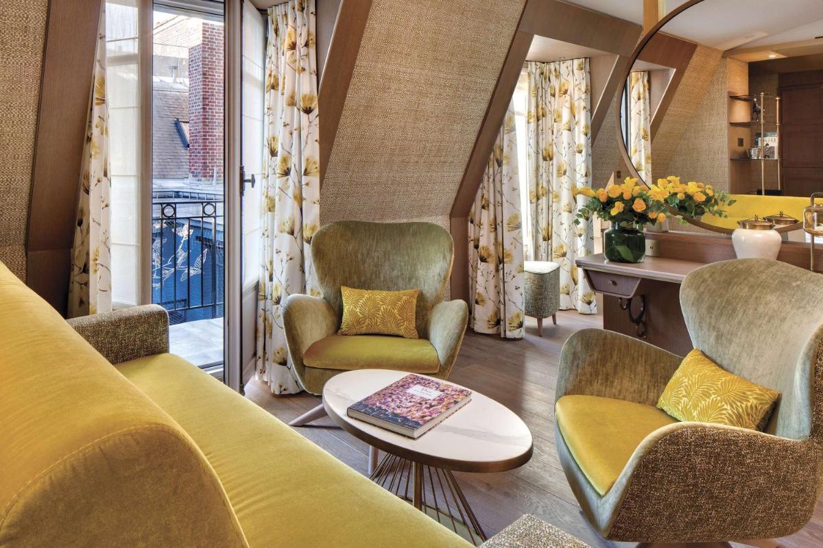 Coin salon dans l'établissement La Demeure Montaigne