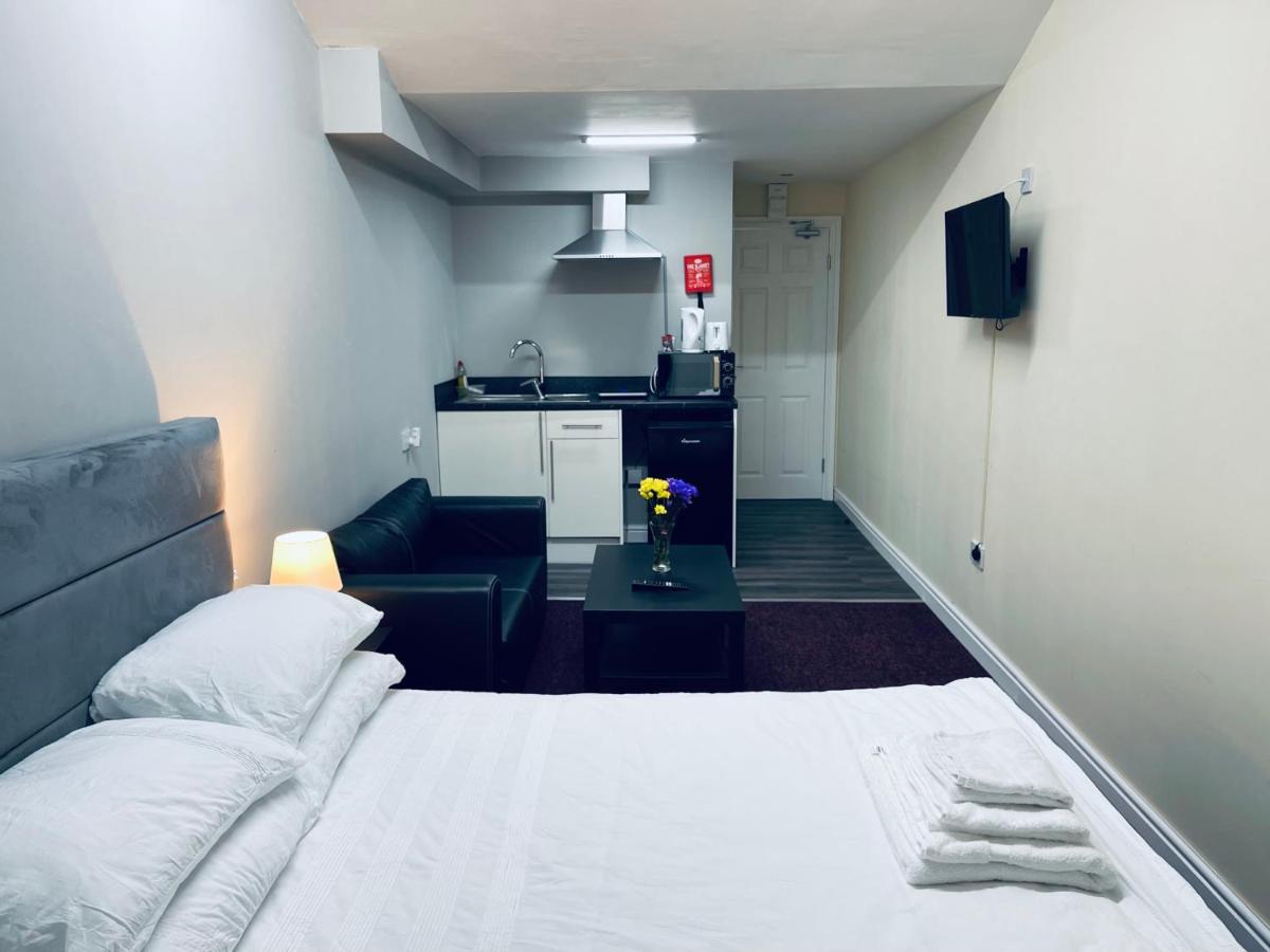 Studio Flats - Housity