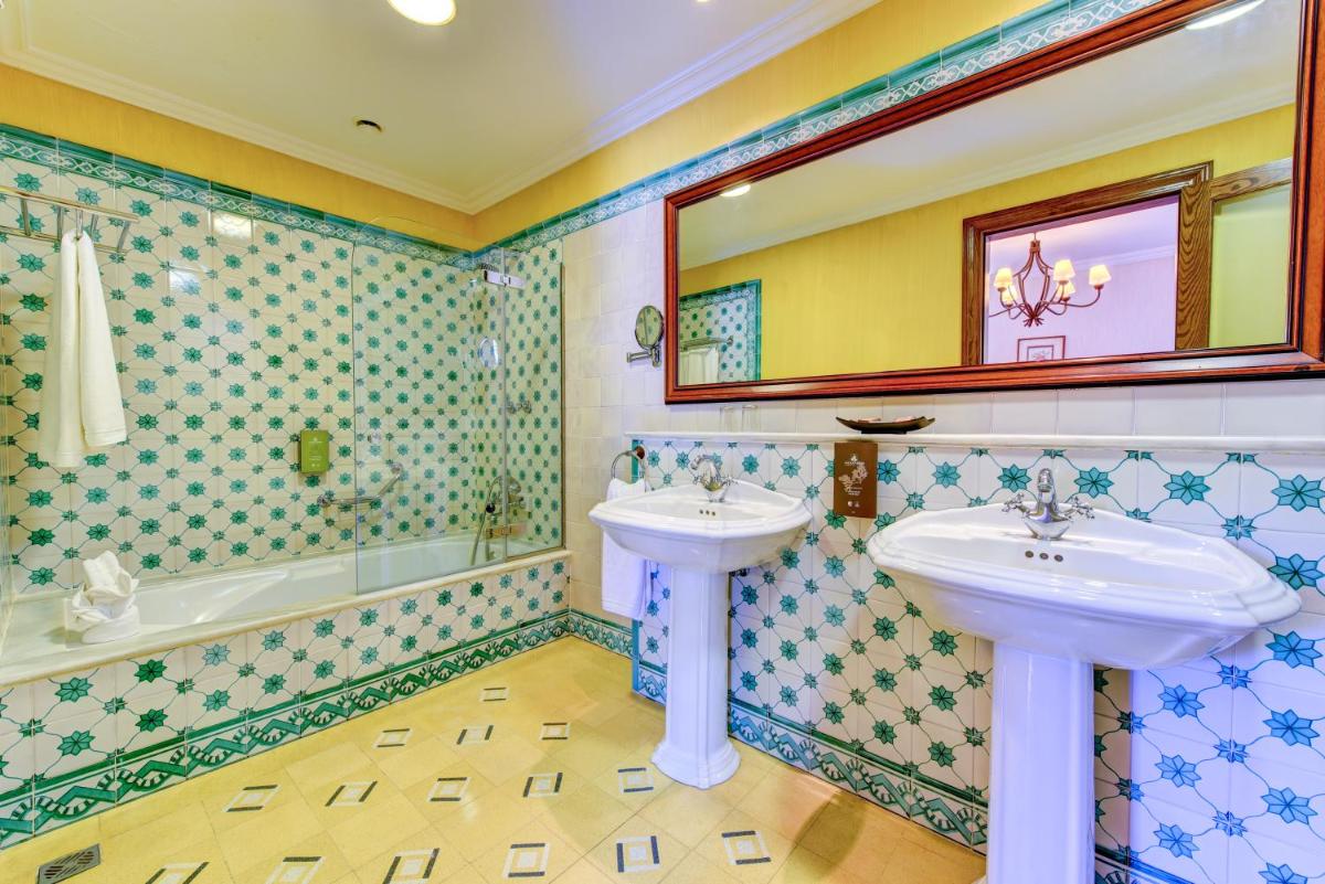 Un baño de Hotel Spa Villalba