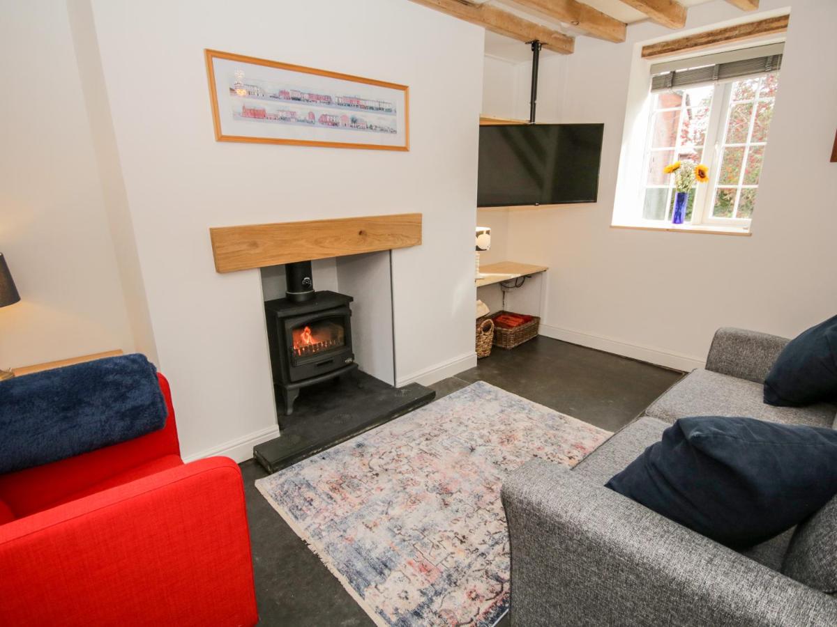 Cuddfan - Housity