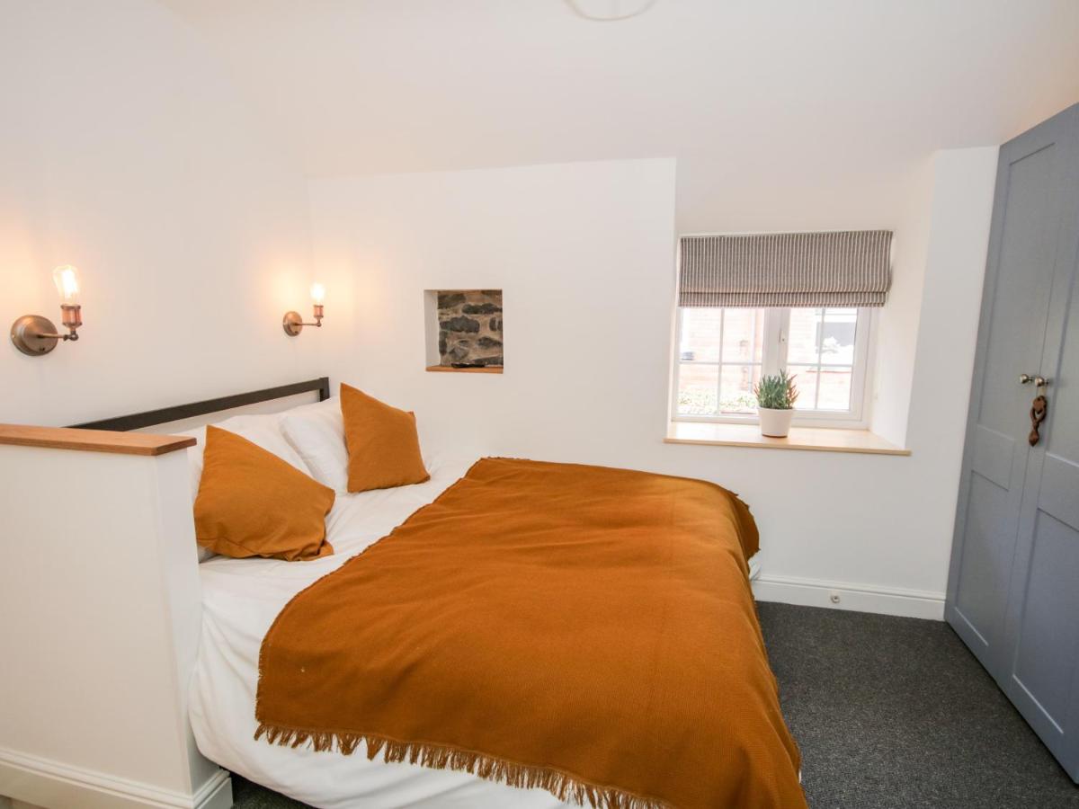 Cuddfan - Housity