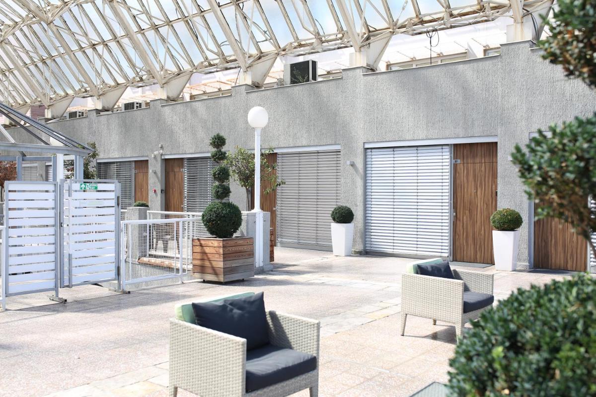 Adresa Suites - Housity