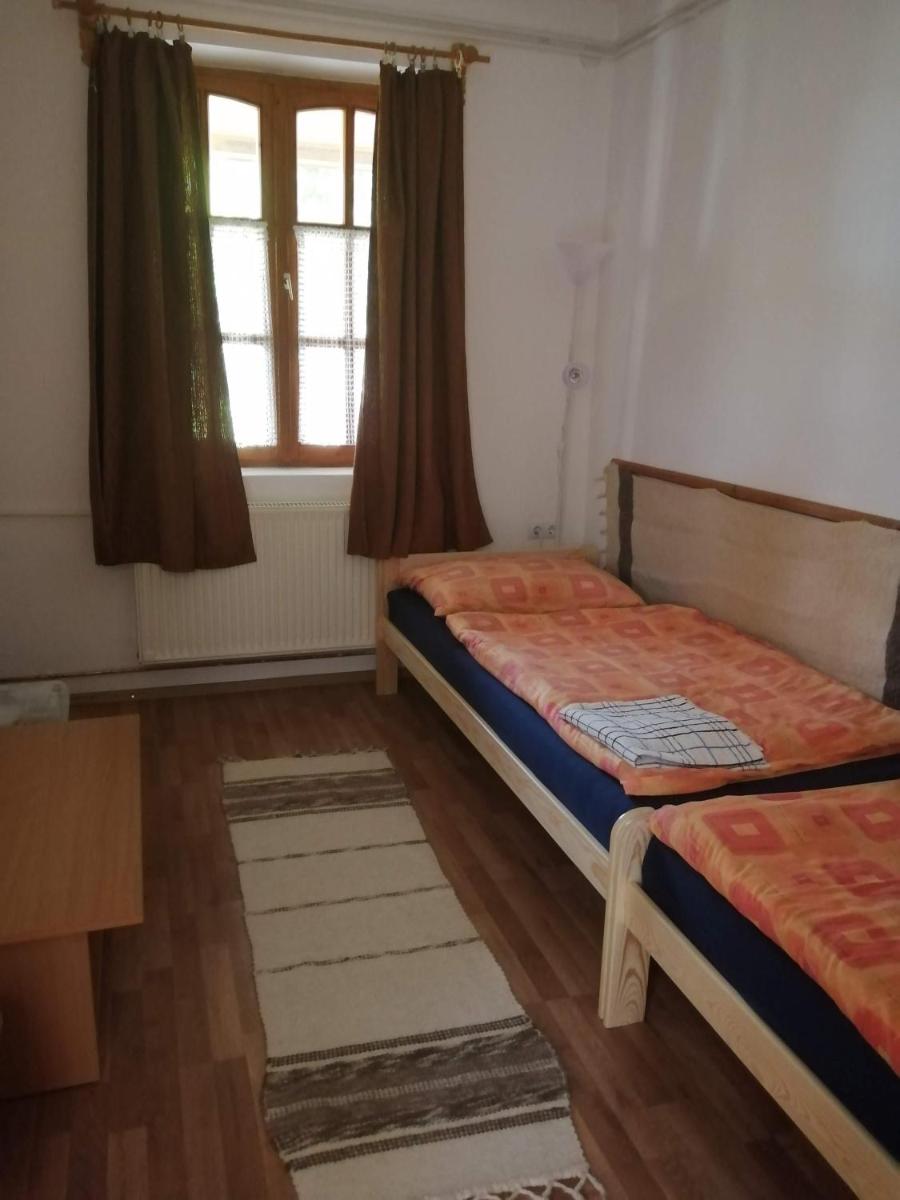 Vár-Lak Vendégház - Housity