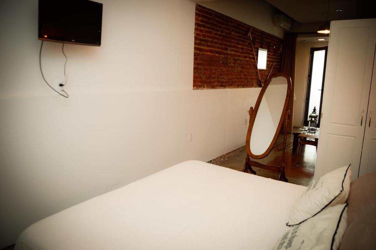 Suitetrails - Bed and Office