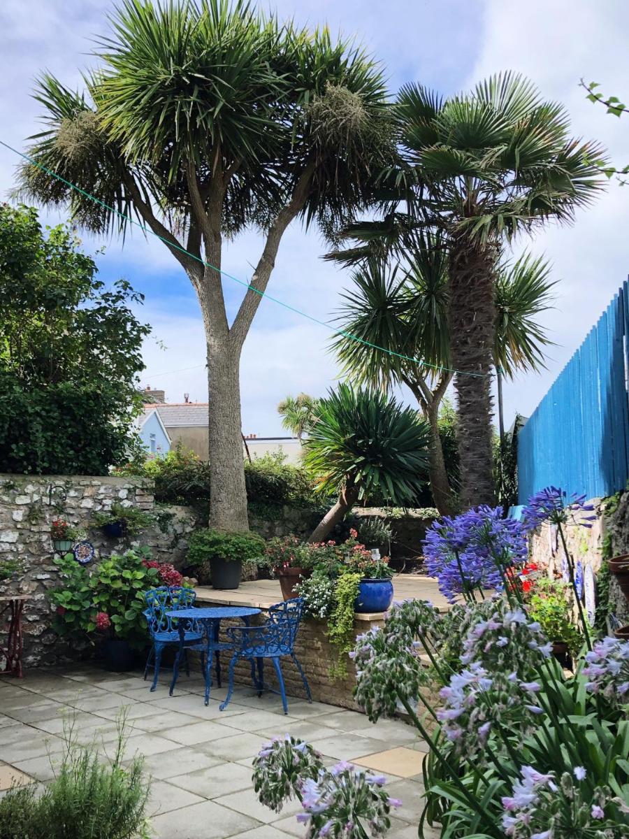 Stunning & spacious house in central Tenby - Housity