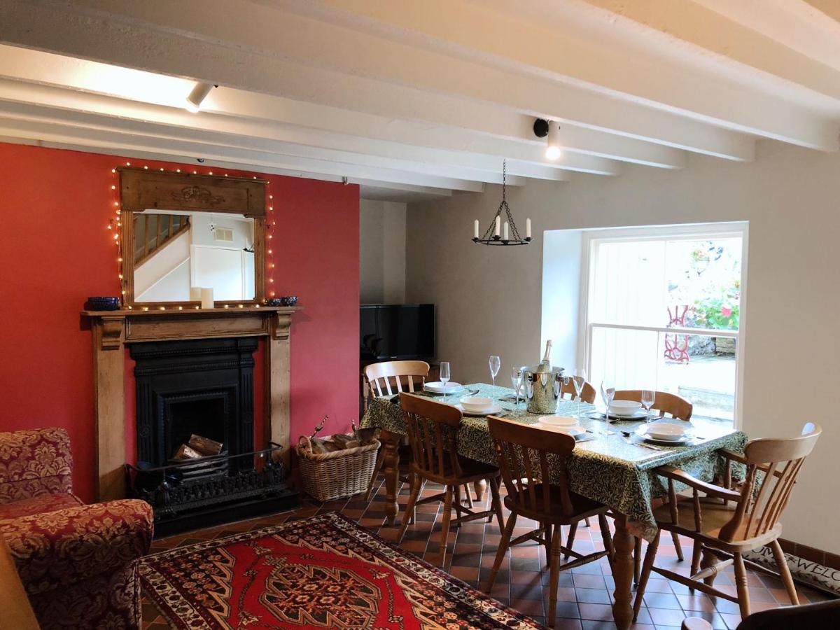 Stunning & spacious house in central Tenby - Housity