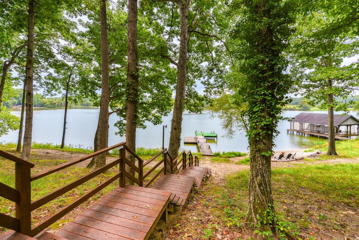 Heron's Bluff - Housity
