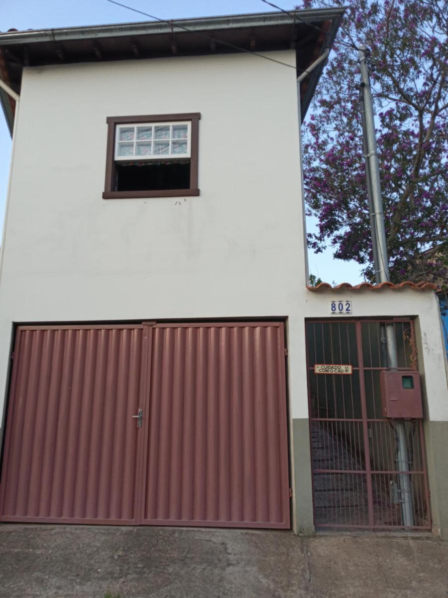 Cantinho meu! Suíte completa com entrada separada da casa principal. Lugar tranquilo e aconchegante. - Housity