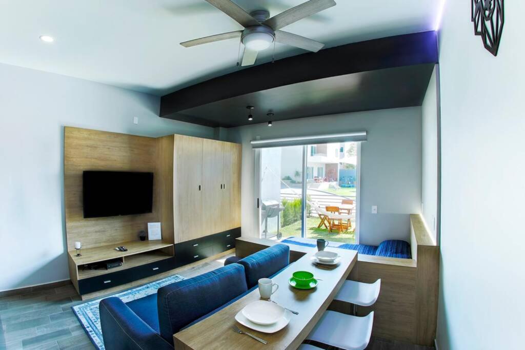 Moderno studio equipado en Sierra Apartments, a 5 minutos de six flags - Housity