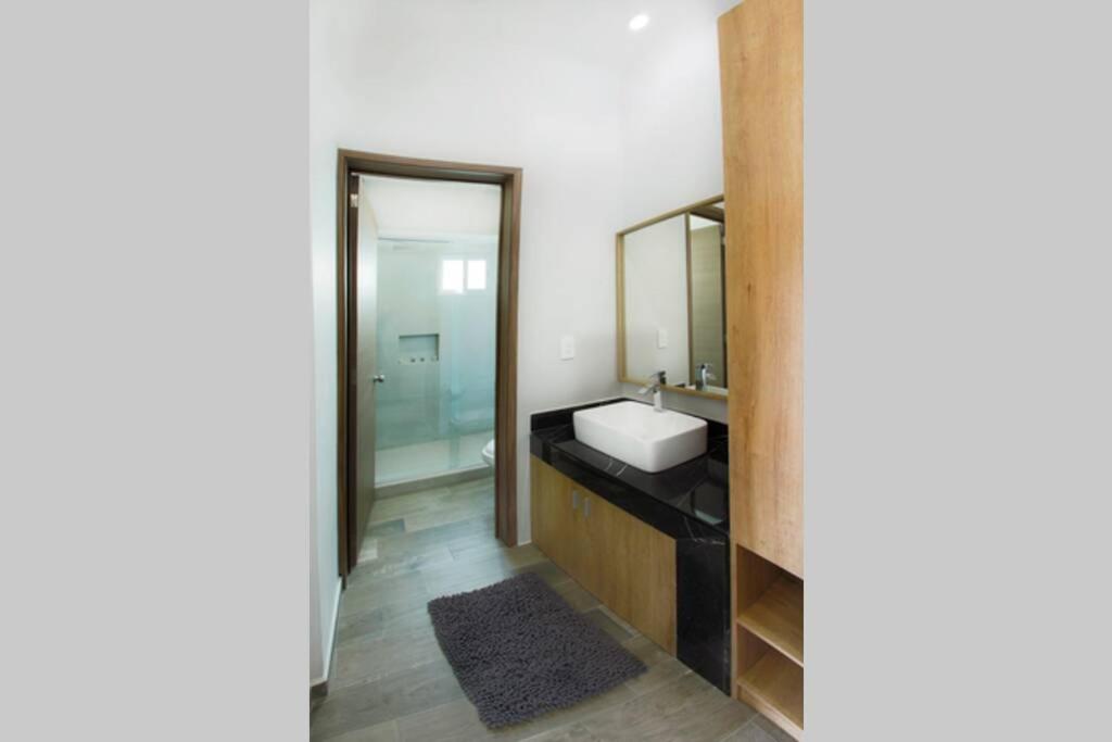Suitetrails - Cómodo studio dentro de Sierra Apartments, hasta para 4 personas