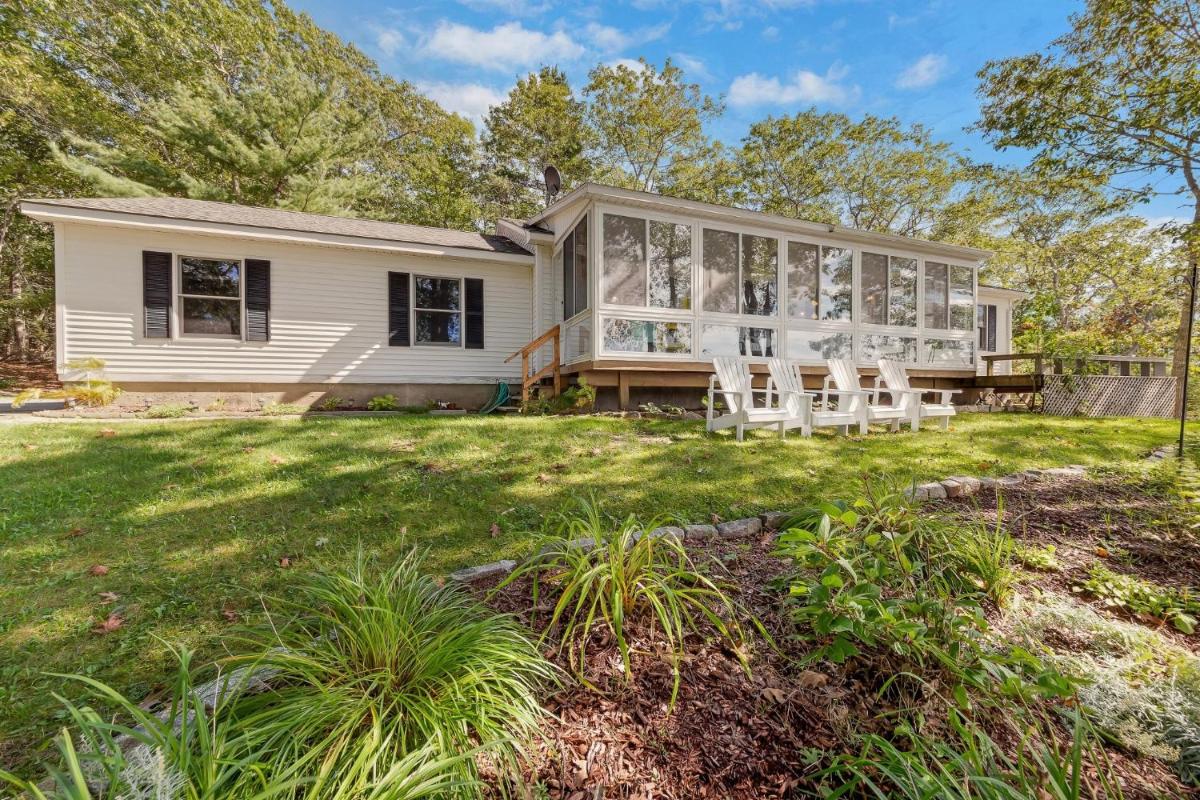 JCR Taunton Bay Hideaway home - Housity