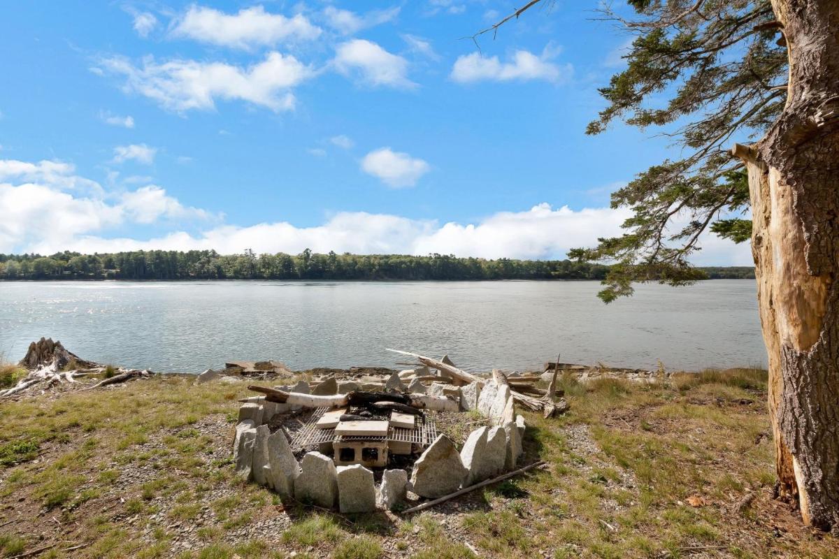 JCR Taunton Bay Hideaway home - Housity
