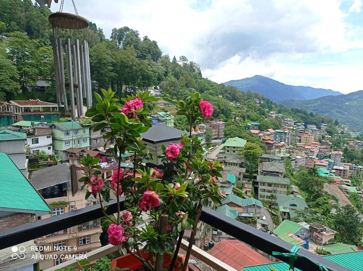 Esses House A Luxury Homestay and service apartment - Housity