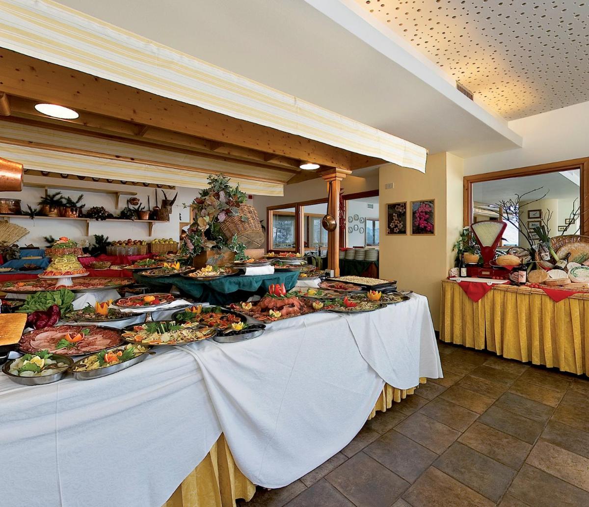 La Trinitè Monboso Hotel - Housity