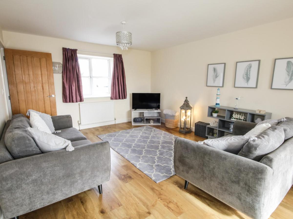 16 Cefn Cwmwd Cottages - Housity
