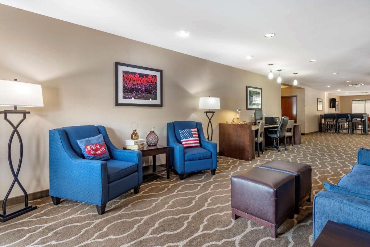 Comfort Suites Manchester near Arnold AFB - Housity