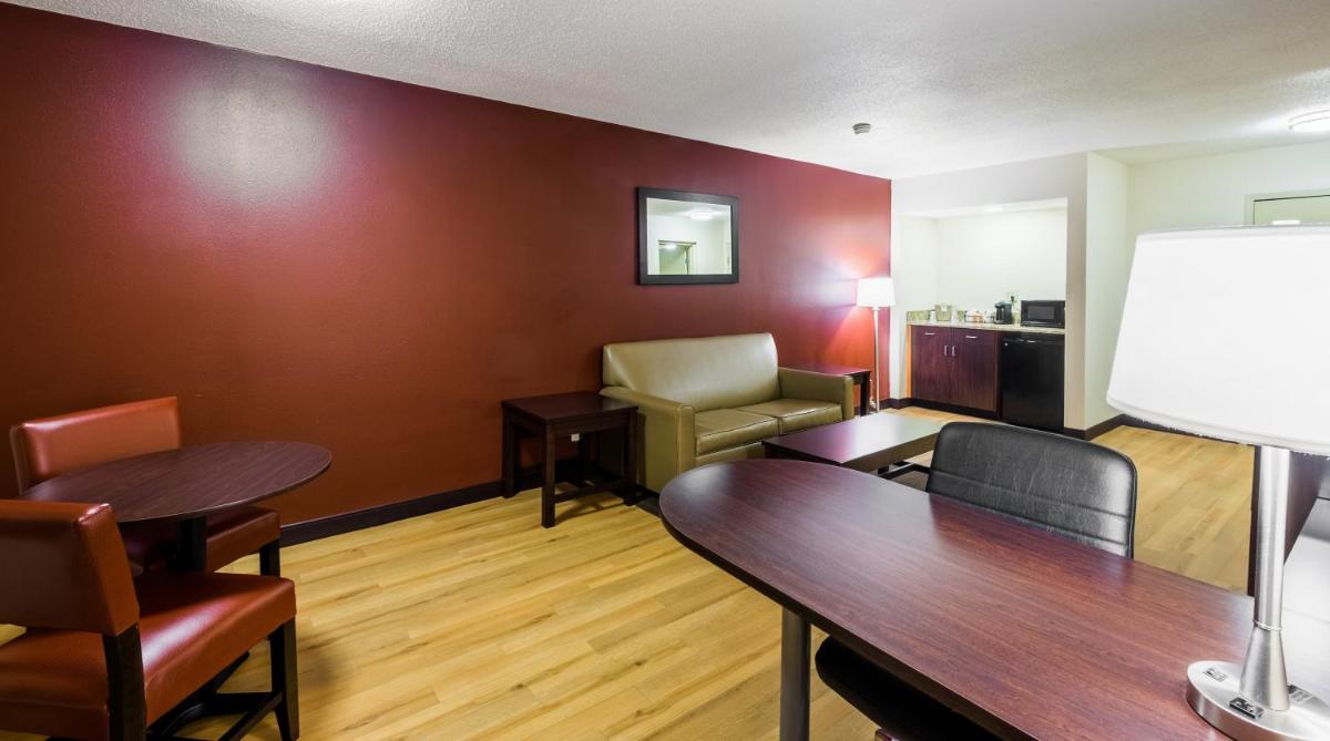 Red Roof Inn PLUS+ South Deerfield - Amherst - Housity