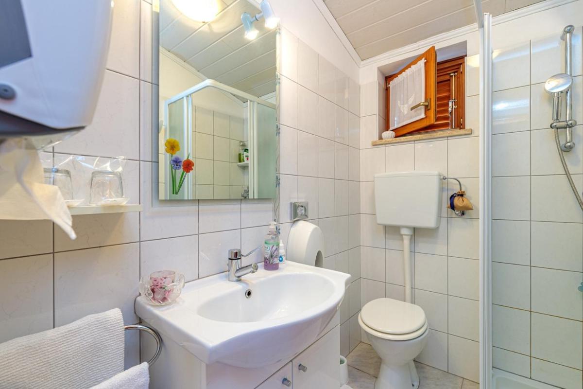 Apartments Sveti Leonard - Housity