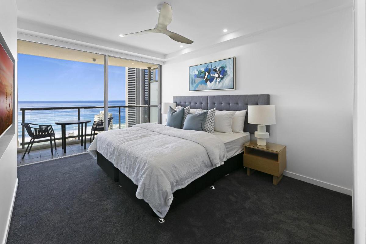 Chevron Renaissance 3 Bed Apartment by Vaun - Housity
