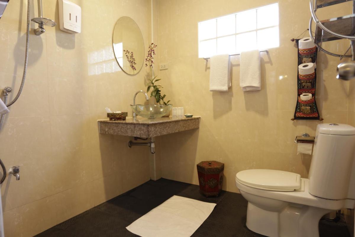 Liam's Guesthouse Adults Only - Housity