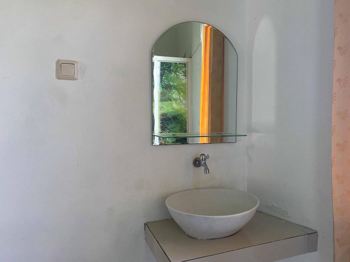 ANA INN Ambarawa Mitra RedDoorz - Hizvo