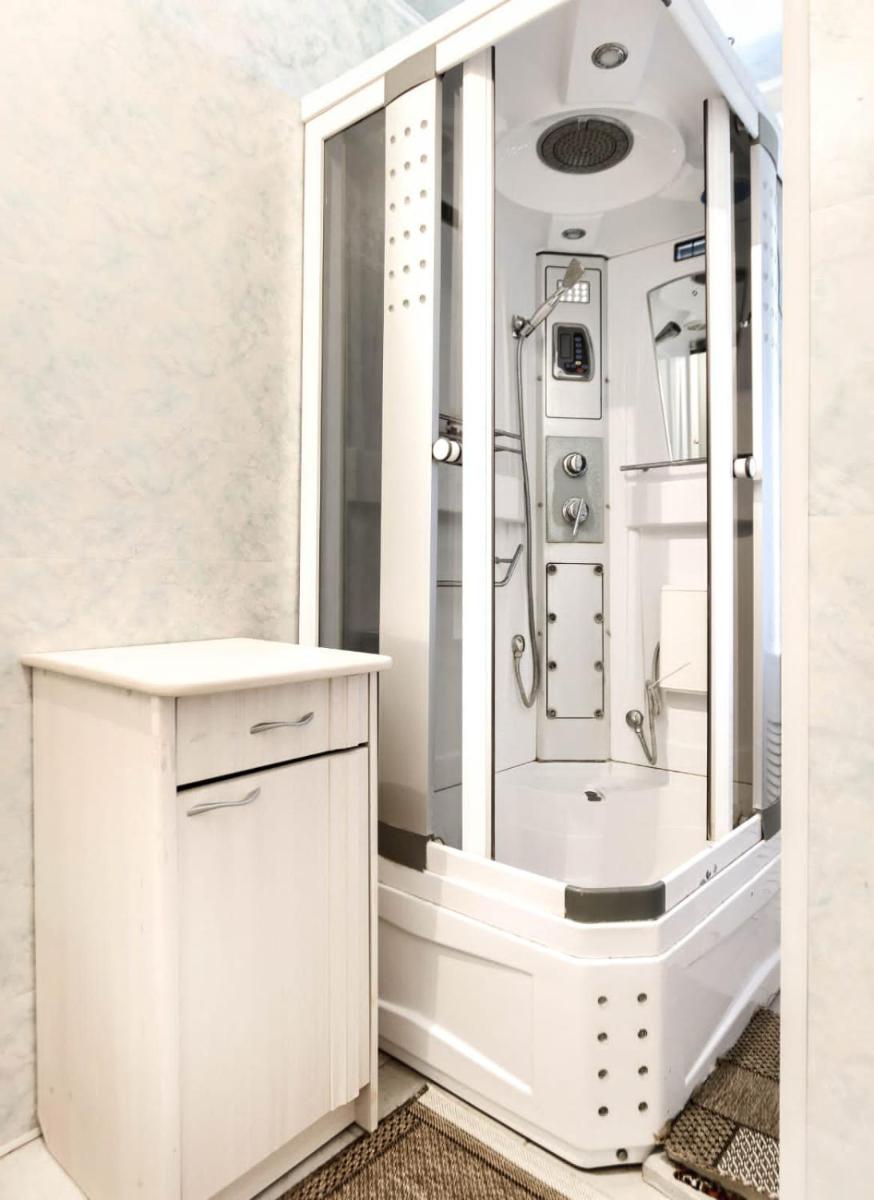 Borisova usad ba - Housity