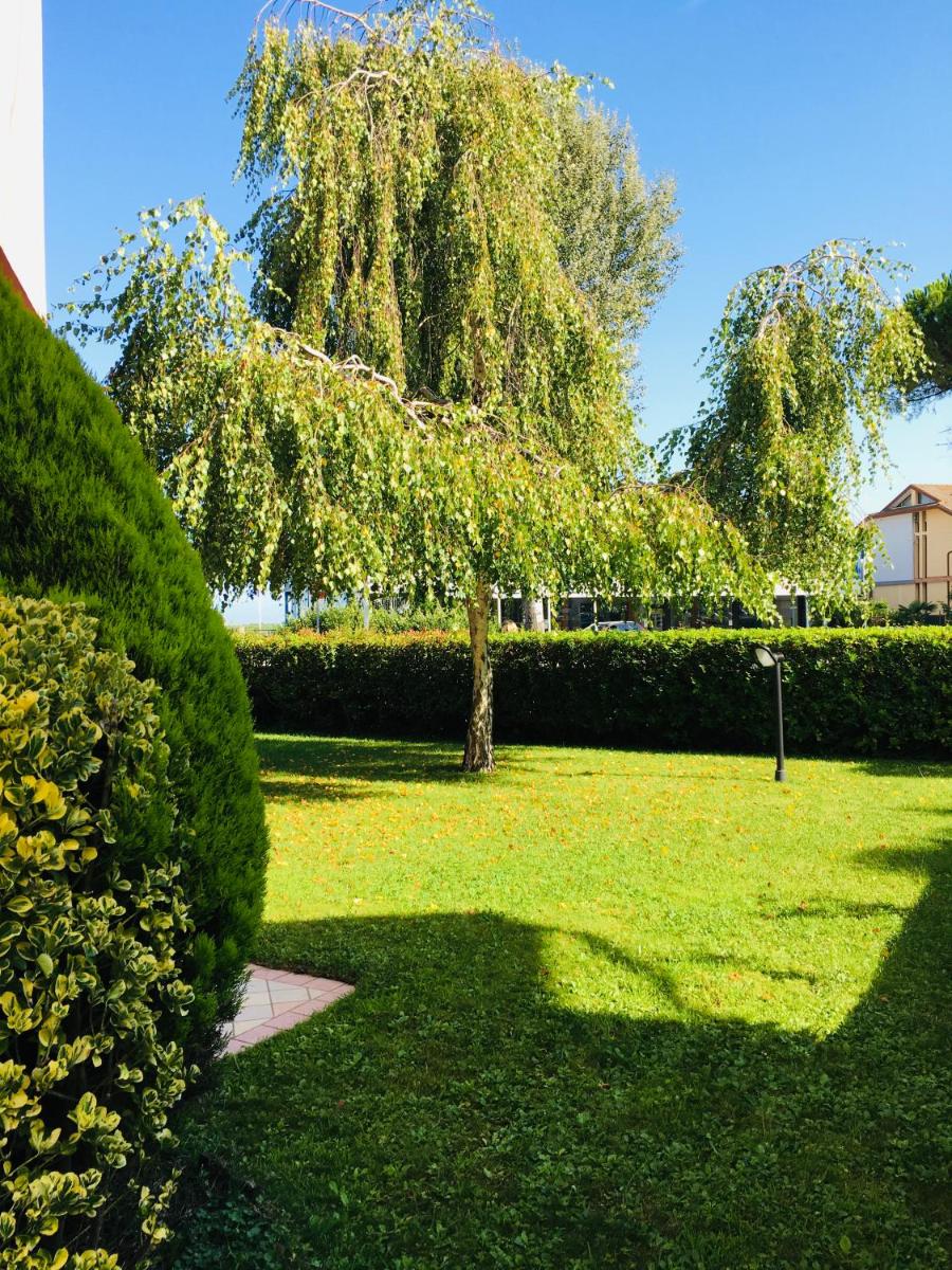 Spacious Villa - private garden near the Sea/Beach - Housity
