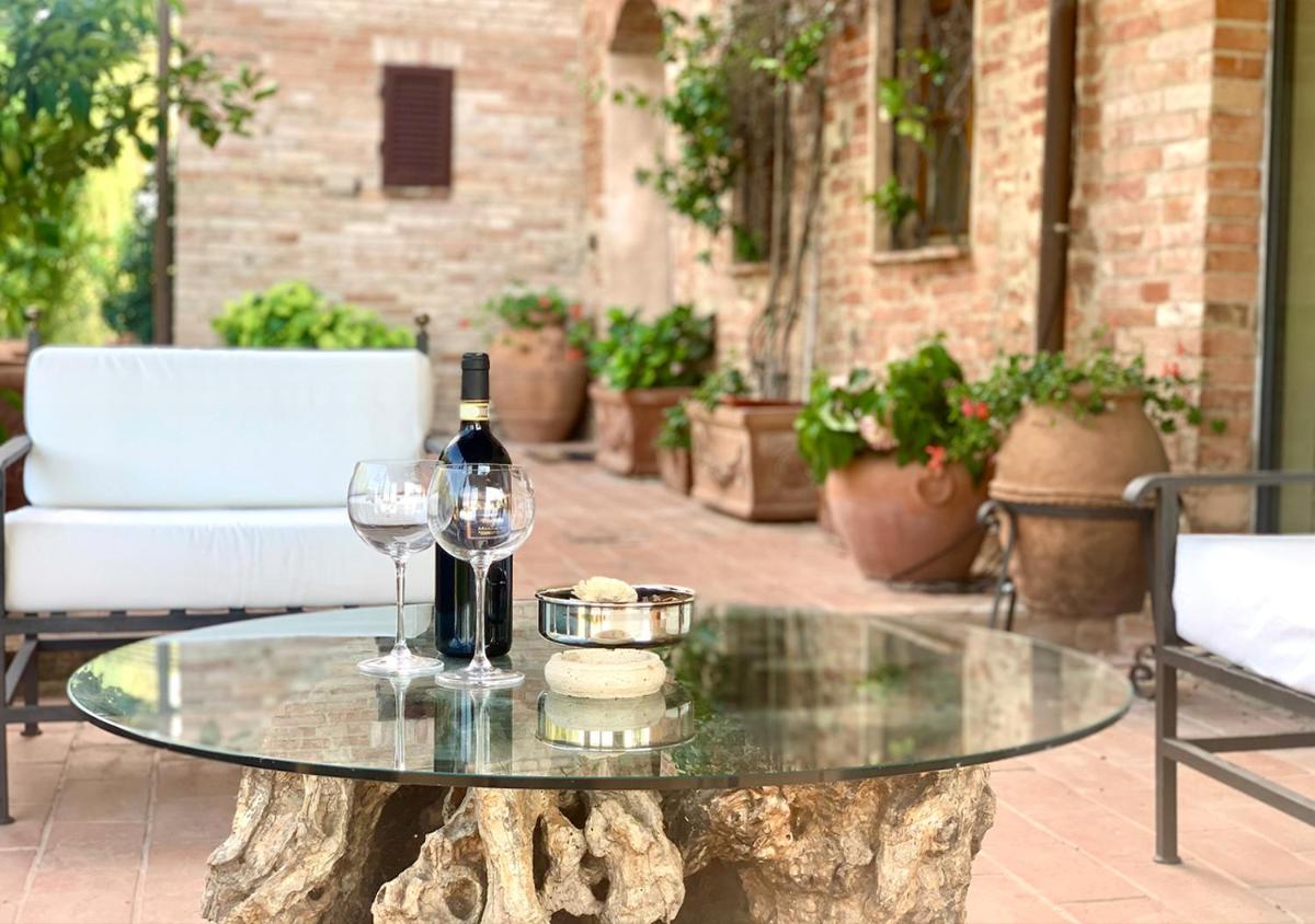 Casa Bianca gorgeous Tuscan home Crete Senesi, Siena - Housity