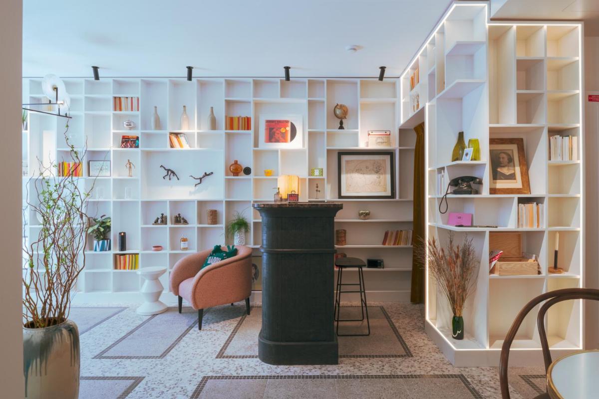Hotel Dadou Paris - Housity