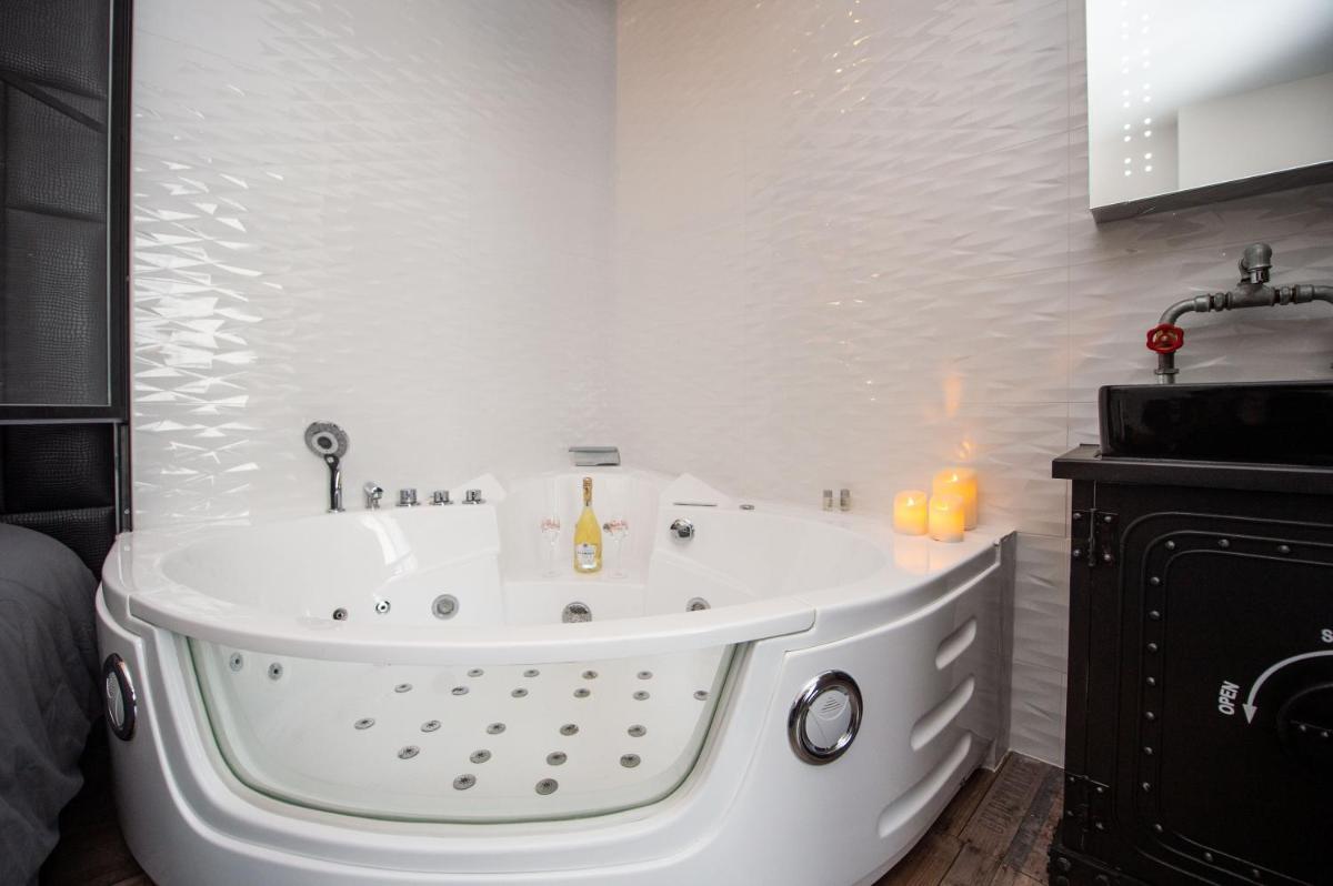 URBAN JUNGLE SPA - Housity