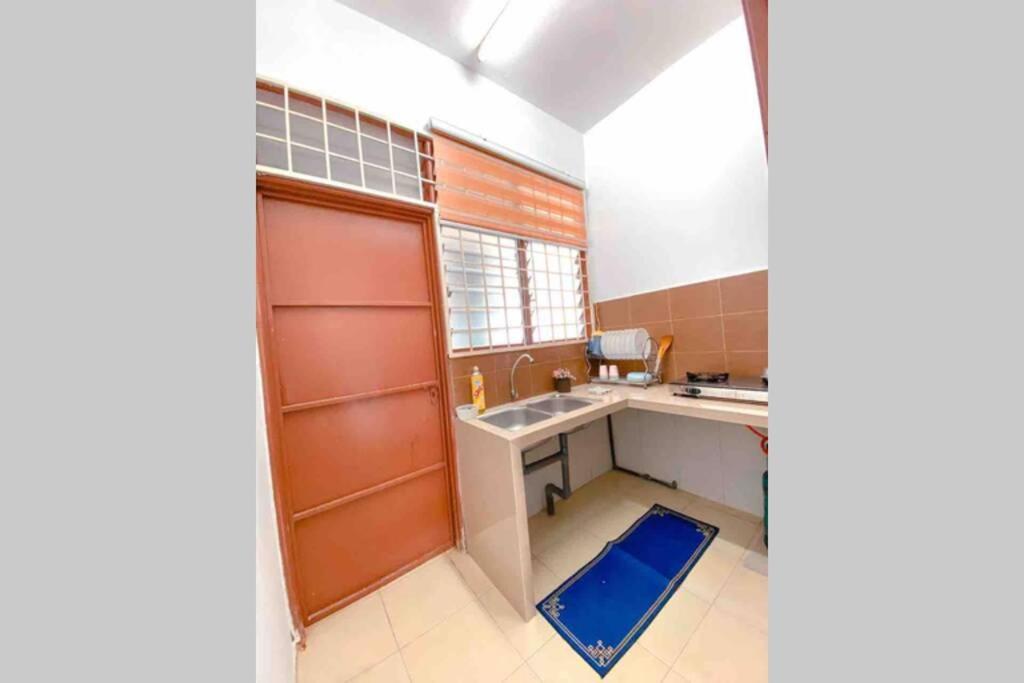 Suitetrails - Zee Homestay Alor Setar Rumah Semi-D + FREE WIFI + NETFLIX