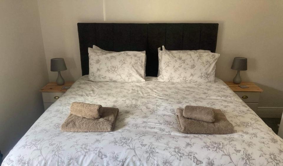 2 bed house -close to Cleveland way,lovely beaches - Housity