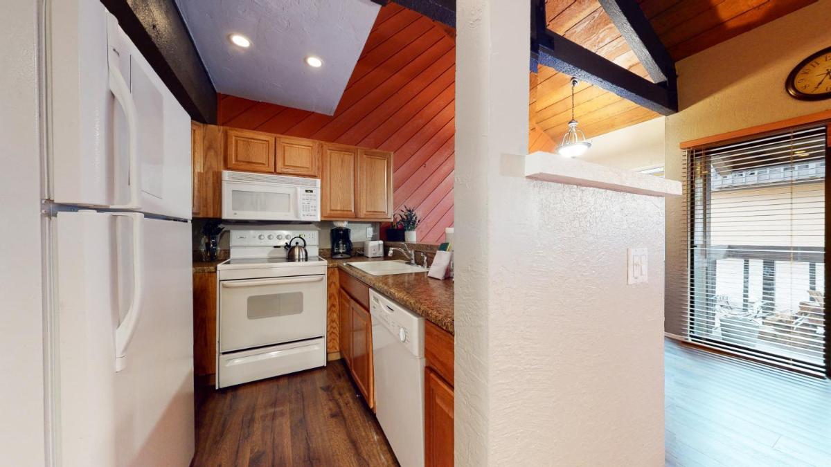 Bigwood #63 condo - Housity