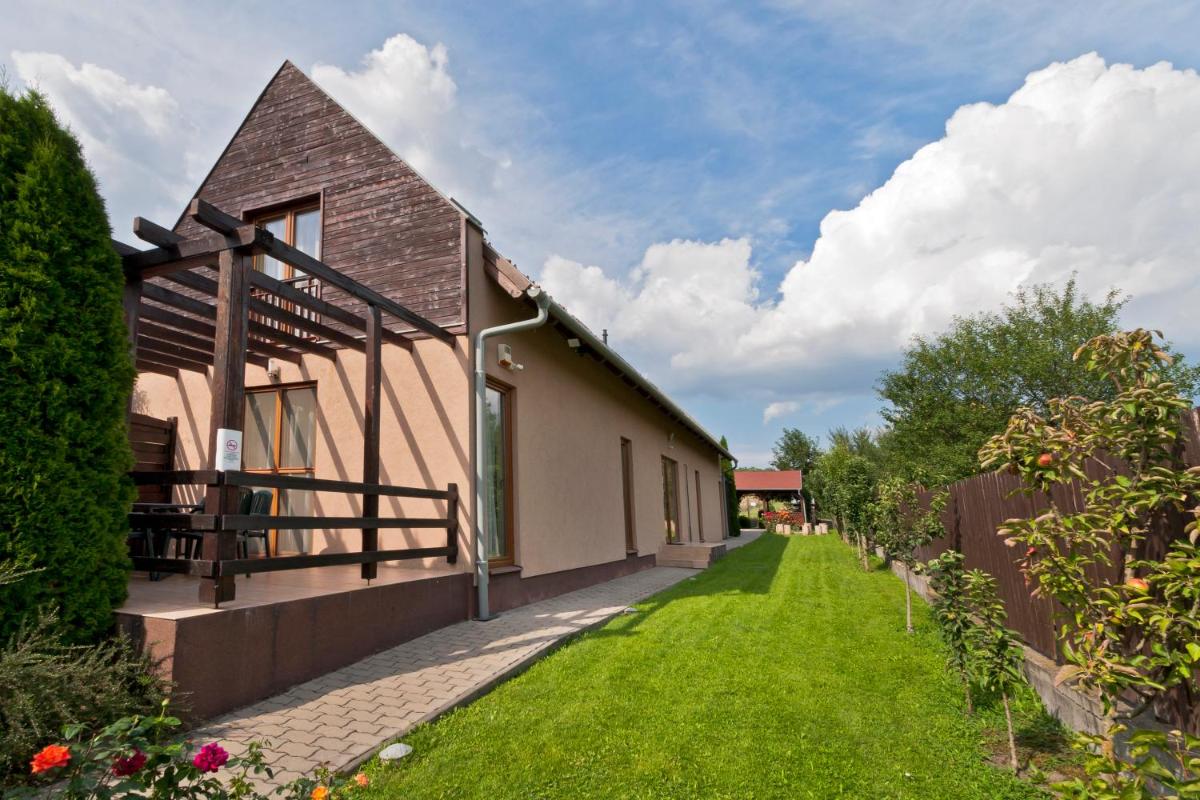 Tó apartmanházak - Housity