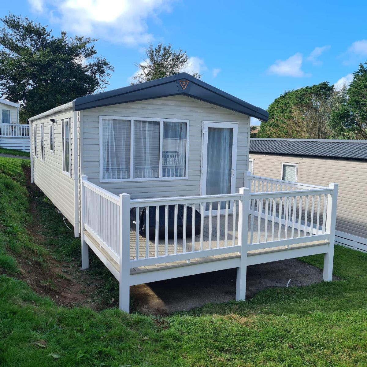 Mawgan Pads Newquay Bay - Housity
