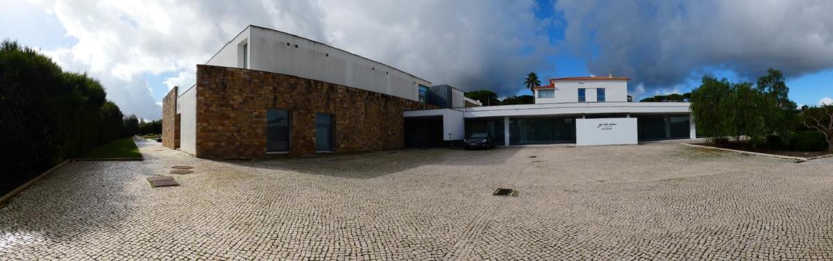 O edifício onde o hotel está situado
