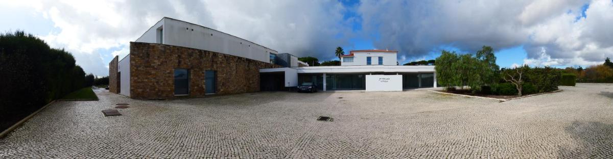 O edifício onde o hotel está situado