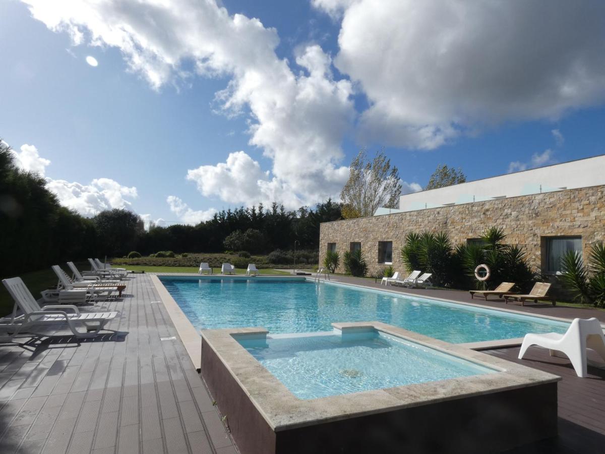 A piscina em ou perto de Hotel Vila D'Óbidos