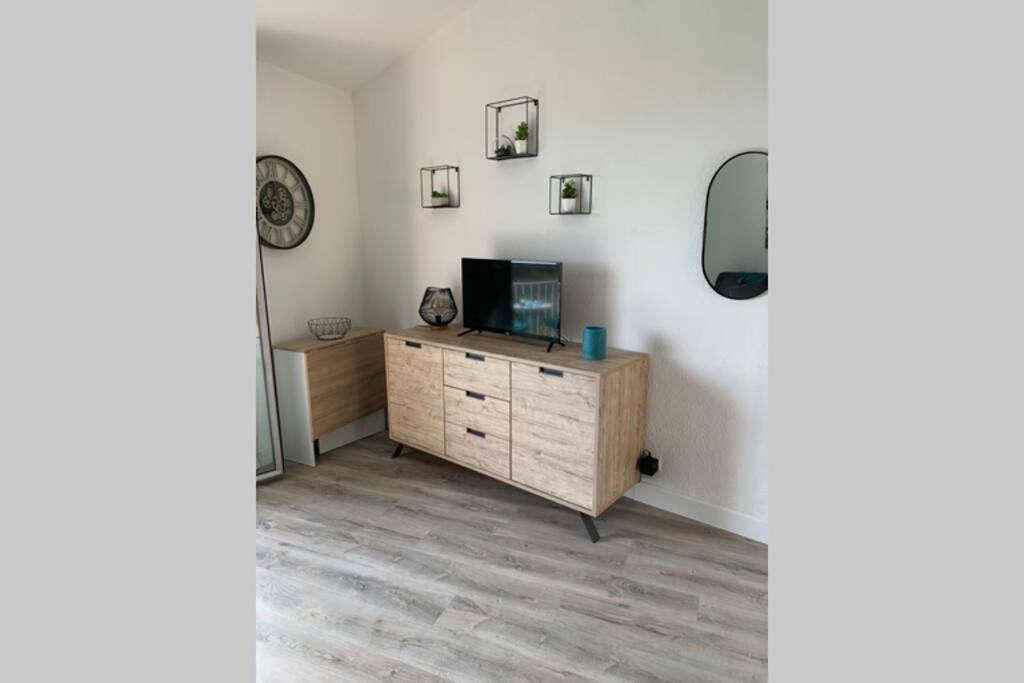STUDIO VUE MER /PARKING PRIVATIF - Housity
