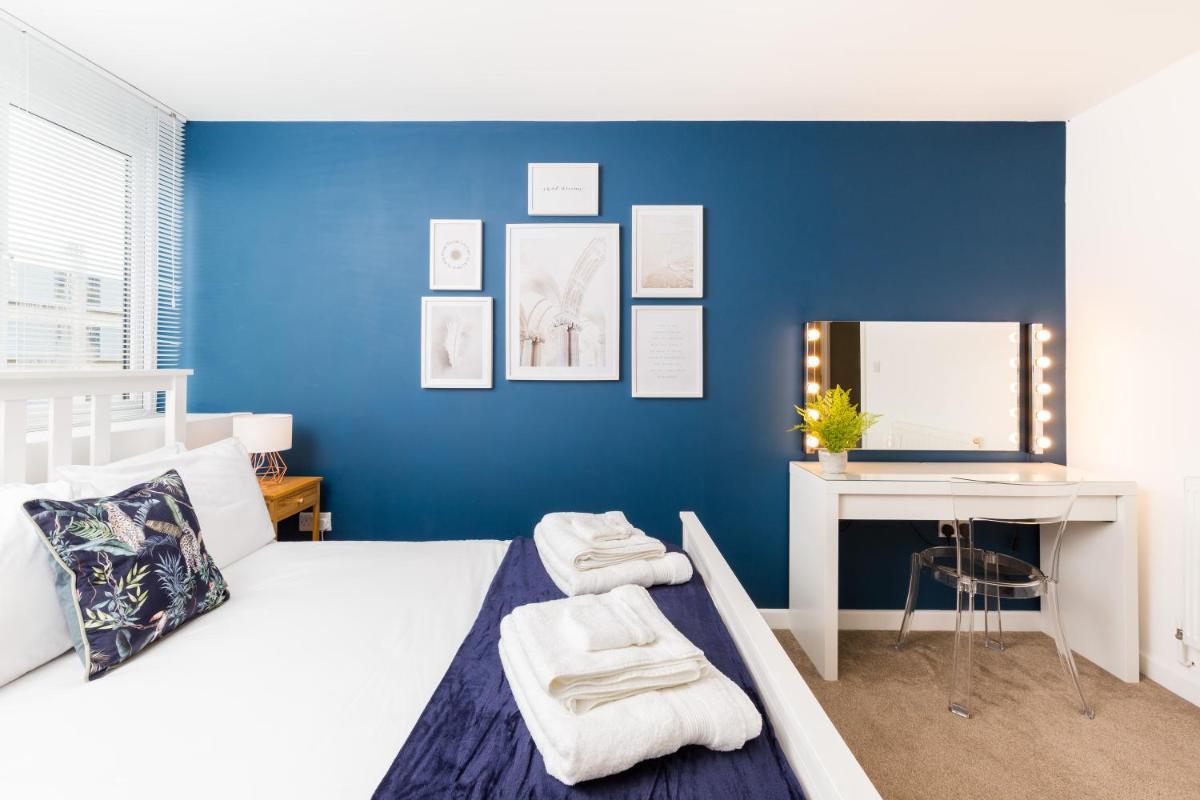 Modern City Centre Apartment nr Gunwharf Quays - Housity