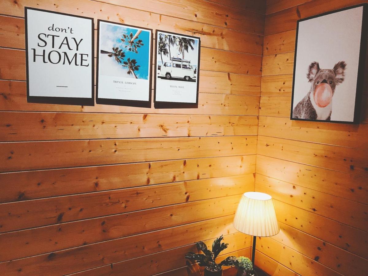 NONValley Starry Night House - Housity