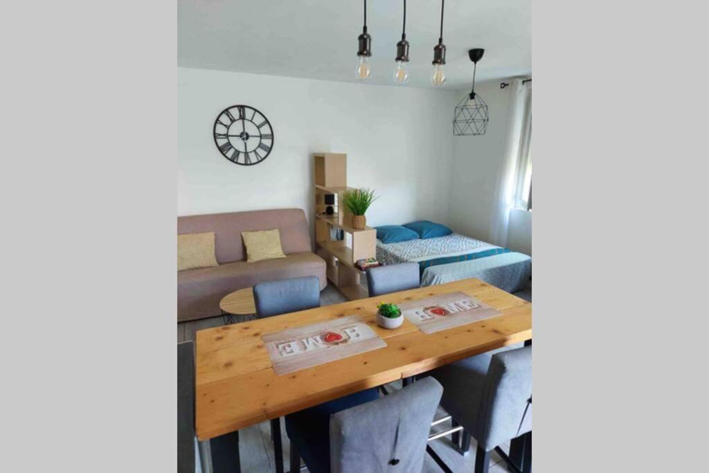 Location studio entre garrigue et mer - Housity