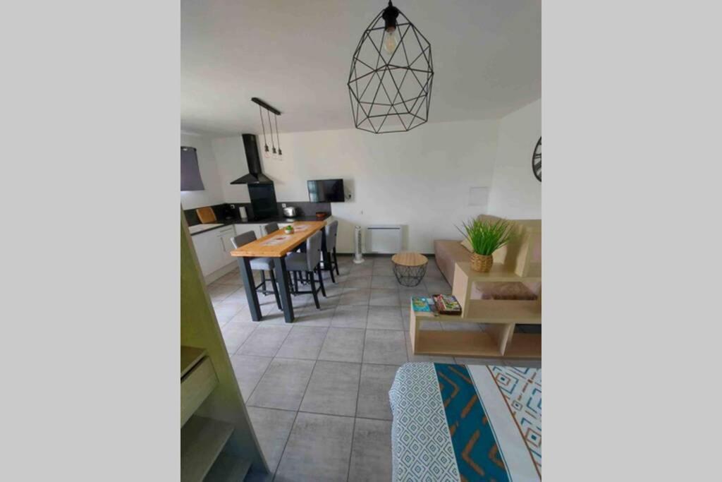 Location studio entre garrigue et mer - Housity