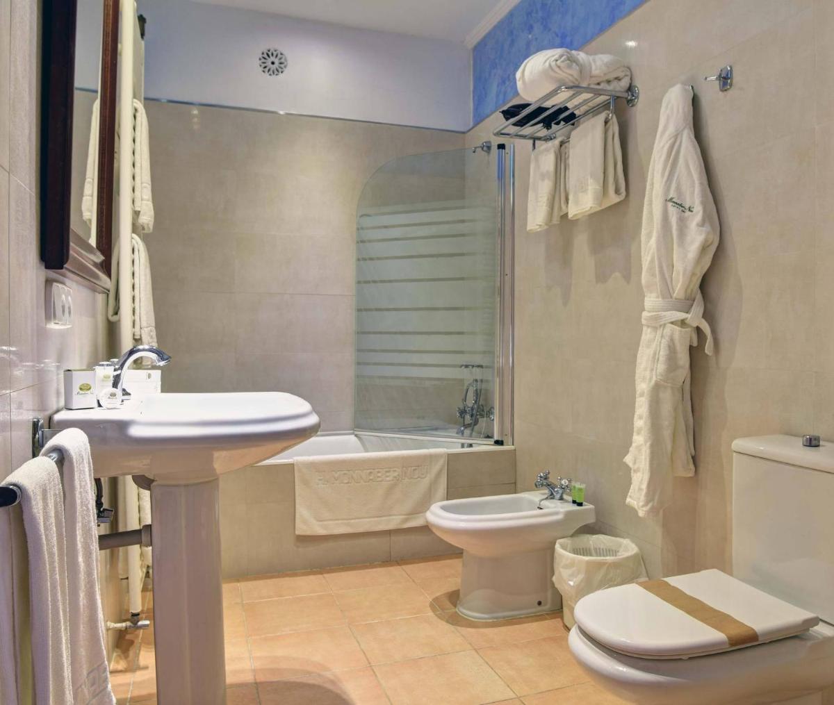 Un baño de Monnaber Nou Finca Hotel & Spa
